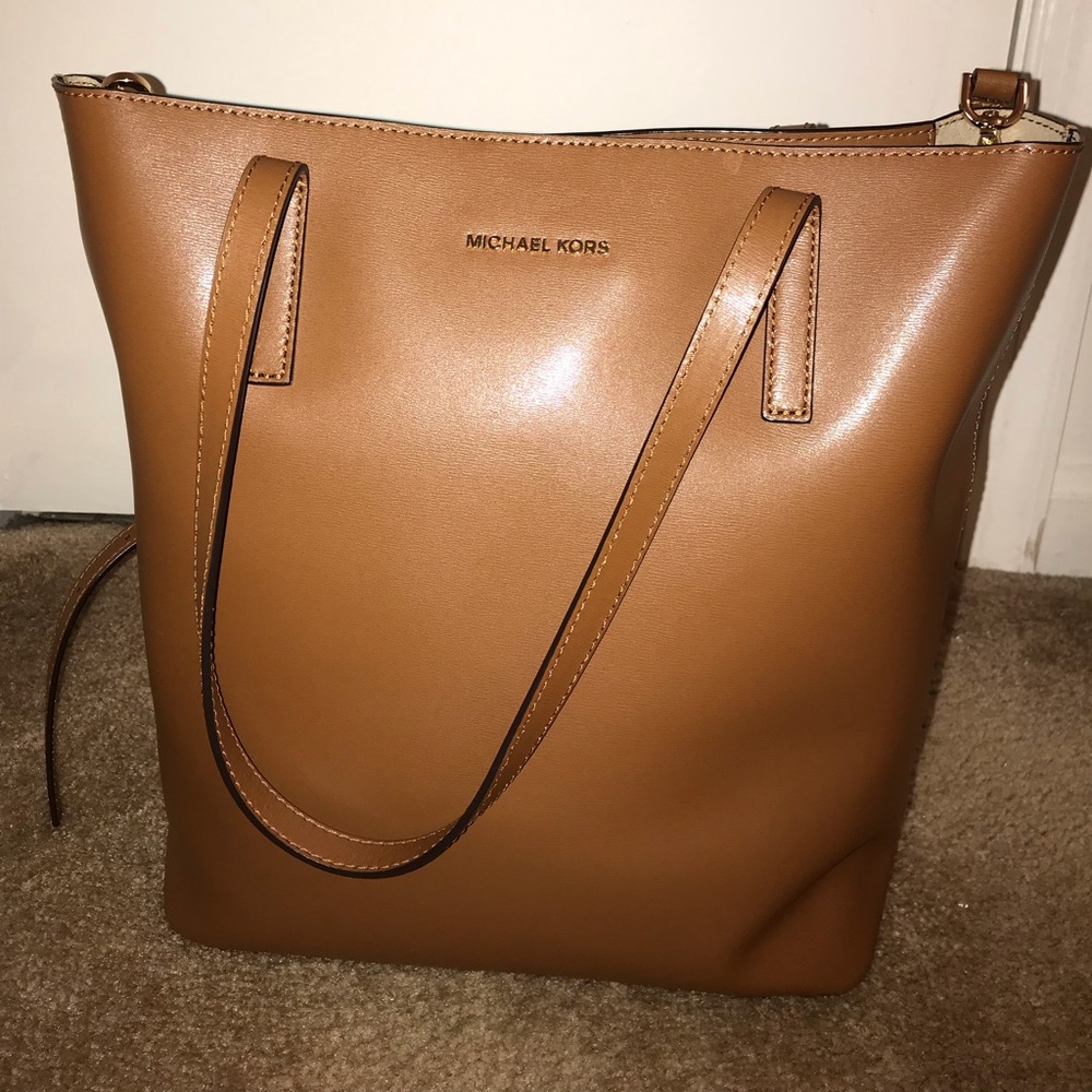 Michael Kors (MK) bag